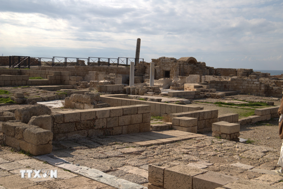 Những con đường lát đá, những tòa công trình tráng lệ, nhà hát, trường đua ngựa, các khu chợ tấp nập… là tất cả từng làm nên vẻ phồn hoa của thành phố này. (Ảnh: Thanh Bình/TTXVN)