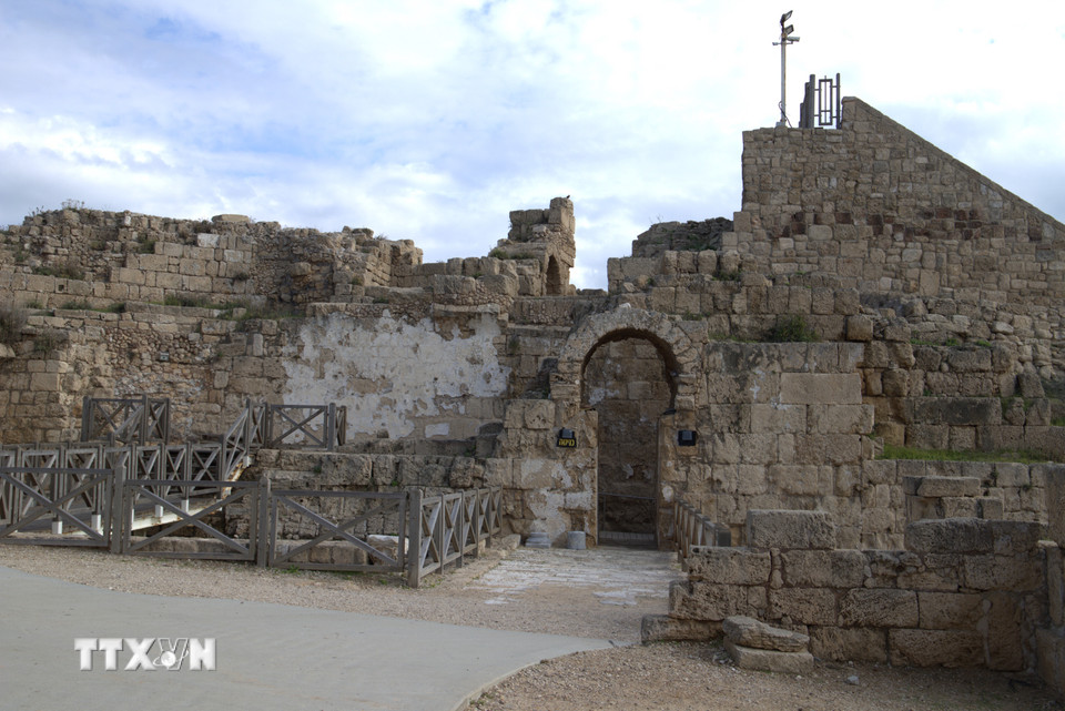 Những con đường lát đá, những tòa công trình tráng lệ, nhà hát, trường đua ngựa, các khu chợ tấp nập… là tất cả từng làm nên vẻ phồn hoa của thành phố này. Ảnh: Thanh Bình - PV TTXVN tại Israel