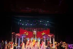 Chương trình nghệ thuật “Sáng mãi niềm tin theo Đảng của ”Nhà hát Nghệ thuật đương đại Việt Nam. (Ảnh: CTV/Vietnam+)