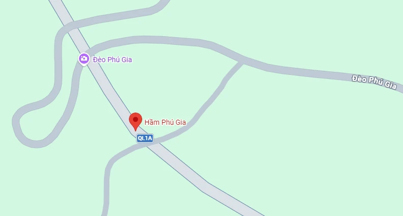 Hai người tử vong tại chỗ sau tai nạn xe máy đâm lan can dành cho người đi bộ ở Huế