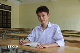 Em Trần Hữu Thịnh (lớp 12A1, trường THPT Hưng Nhân, tỉnh Hưng Yên) - một trong 8 thủ khoa tổ hợp A00 toàn quốc. (Ảnh: Thu Hoài/TTXVN)