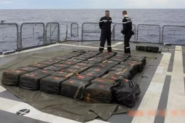 Các kiện cocaine bị Hải quân Pháp thu giữ trong vùng biển thuộc Polynesia thuộc Pháp. (Ảnh: AFP)