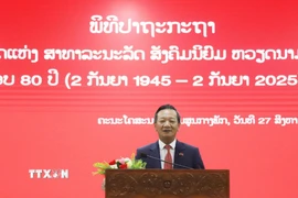 Đại sứ Việt Nam tại Lào Nguyễn Minh Tâm chia sẻ tại sự kiện về ý nghĩa lịch sử của Cách mạng Tháng Tám và Quốc khánh 2/9, cùng những thành tựu của Việt Nam sau 80 năm, đặc biệt sau gần 40 năm đổi mới. (Ảnh: Xuân Tú/TTXVN)
