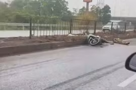 Bắc Ninh: Xe môtô đi ngược chiều va chạm ôtô tải khiến 1 người tử vong