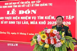 Đại tá Trương Viết Hải, Chính ủy Bộ Chỉ huy Quân sự tỉnh, Phó Trưởng Ban Chỉ đạo tìm kiếm, quy tập và xác định danh tính hài cốt liệt sỹ tỉnh Quảng Trị phát biểu tại buổi lễ. (Ảnh: TTXVN phát)