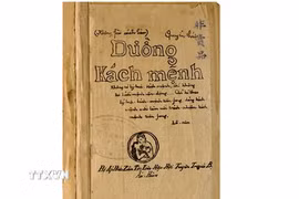 Cuốn “Đường Kách mệnh” tập hợp những bài giảng của Nguyễn Ái Quốc tại lớp huấn luyện chính trị các thanh niên yêu nước Việt Nam trong những năm 1925-1927. (Ảnh: Tư liệu/TTXVN phát)