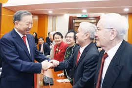 Bộ Chính trị, Ban Bí thư gặp mặt các lãnh đạo, nguyên lãnh đạo Đảng, Nhà nước
