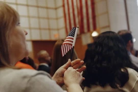 Một buổi lễ nhập quốc tịch Ntx ở Boston hồi tháng Tám. (Nguồn: The New York Times)