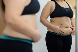 Mỡ bụng là thủ phạm gây ra nhiều vấn đề về sức khỏe. (Ảnh: iStock)