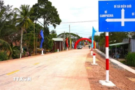 Đường Tuần tra biên giới (khu vực mốc 143 - mốc 146). (Ảnh: Thanh Tân/TTXVN)