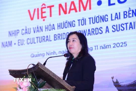 Thứ trưởng Bộ Ngoại giao Lê Thị Thu Hằng phát biểu tại sự kiện. (Ảnh Thanh Vân/TTXVN)