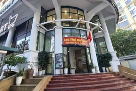 Tòa nhà số 51 Lê Đại Hành, nơi giáo viên L.T.T đưa học sinh dạy chính khóa ra học. (Ảnh: Báo Hà Nội Mới)