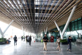 Khu vực sảnh phía trước các lối vào ga đi của Nhà ga hành khách T3. (Ảnh: Tiến Lực/TTXVN)