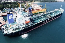 Một tàu chở dầu thuộc PT Pertamina International Shipping (PIS) neo đậu tại bến tàu của Indonesia ngày 4/7/2025. (Nguồn: Tempo)