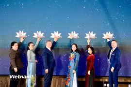 Các đại biểu thực hiện nghi thức công bố khai trương đường bay thẳng trực tiếp Thành phố Hồ Chí Minh – Copenhagen từ ngày 15/12/2025. (Ảnh: Phương Hoa/Vietnam+)