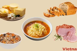 Một số loại thực phẩm chứa nhiều muối. (Ảnh: Vietnam+)