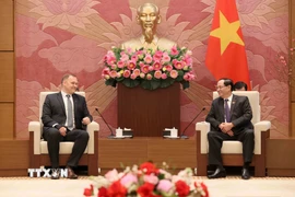 Phó Chủ tịch Quốc hội Trần Quang Phương tiếp Chủ nhiệm Ủy ban An ninh quốc gia Quốc hội Hungary Sas Zoltán. (Ảnh: An Đăng/TTXVN)