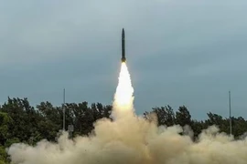 DRDO đã tiến hành thành công hai cuộc thử nghiệm bay liên tiếp của tên lửa Pralay từ đảo Dr APJ Abdul Kalam ngoài khơi bờ biển Odisha. (Nguồn: PTI)