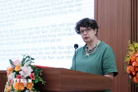 Đại sứ Cộng hoà Liên bang Đức tại Việt Nam Helga Margarete Barth phát biểu tại buổi lễ. (Ảnh: An Đăng/TTXVN)