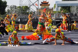 Đoàn võ thuật Tuyên Quang biểu diễn tại Festival. (Ảnh: Khánh Hòa/TTXVN)