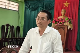 Phó Chủ tịch UBND tỉnh Vĩnh Long Nguyễn Quỳnh Thiện phát biểu tại buổi làm việc. (Ảnh: Huỳnh Phúc Hậu/TTXVN)