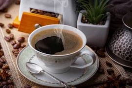Càphê đen nóng. (Ảnh: iStock)