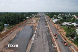 Đường Vành đai 3 - Thành phố Hồ Chí Minh đoạn qua Đồng Nai đang thi công. (Ảnh: Công Phong/TTXVN)
