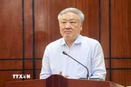 Phó Thủ tướng thường trực Nguyễn Hòa Bình phát biểu tại buổi làm việc. (Ảnh: Sỹ Thắng/TTXVN)