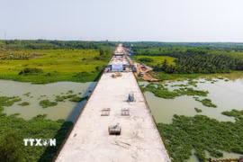 Cầu Thanh An đường Hồ Chí Minh thuộc địa phận huyện Dầu Tiếng, tỉnh Bình Dương đã chính thức hợp long. (Ảnh: Dương Chí Tưởng/TTXVN)