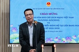 Đại sứ Đặng Minh Khôi phát biểu. (Ảnh: Tâm Hằng/TTXVN)