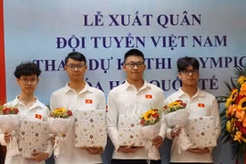 Các thí sinh Đội tuyển Việt Nam lên đường tham dự Olympic Hóa học quốc tế Mendeleev lần thứ 60 tại Nga. (Nguồn: Trường Đại học Khoa học Tự nhiên – ĐHQG Hà Nội)