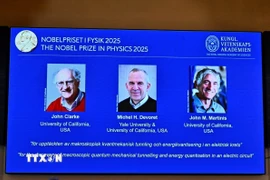 Chân dung 3 nhà khoa học người Mỹ đoạt giải Nobel Vật lý 2025 (từ trái sang): John Clarke, Michel H. Devoret và John M. Martinis. (Ảnh: Reuters/TTXVN)