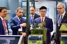 Đây là lần đầu tiên có một doanh nghiệp của Việt Nam tham dự và xúc tiến kinh doanh tại SAHA, khẳng định triển vọng và cơ hội phát triển kinh doanh trong lĩnh vực công nghiệp quốc phòng tại khu vực này của Viettel. (Ảnh: Viettel)