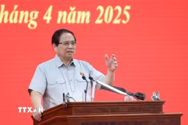 Thủ tướng Phạm Minh Chính chủ trì họp triển khai các dự án giao thông trọng điểm khu vực phía Nam. (Ảnh: Dương Giang/TTXVN)