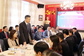 Đại sứ Việt Nam tại Cộng hòa Séc Dương Hoài Nam phát biểu tại buổi làm việc với lãnh đạo 6 tỉnh và cộng đồng doanh nghiệp Việt Nam tại Séc. (Ảnh: Việt Dũng/TTXVN)