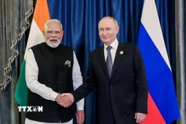 Tổng thống Nga Vladimir Putin (phải) và Thủ tướng Ấn Độ Narendra Modi tại cuộc gặp ở Thiên Tân, Trung Quốc ngày 1/9/2025. (Ảnh: ANI/TTXVN)