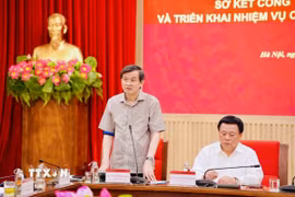 Phó Giáo sư-Tiến sỹ Đoàn Minh Huấn, Ủy viên Bộ Chính trị, Giám đốc Học viện Chính trị quốc gia Hồ Chí Minh phát biểu chỉ đạo tại Hội nghị. (Ảnh: Việt Đức/TTXVN)