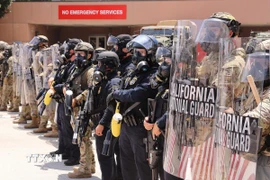 Lực lượng vệ binh quốc gia được triển khai tại Los Angeles, California, Mỹ, ngày 8/6/2025. (Ảnh: THX/TTXVN)