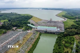 Nhà máy Thủy điện Trị An được xây dựng trên sông Đồng Nai, đoạn chảy qua huyện Vĩnh Cửu, tỉnh Đồng Nai. (Ảnh: Huy Hùng/TTXVN)