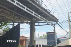 Điện lực Đồng Nai thống nhất di dời trụ điện khi được bàn giao mặt bằng sạch toàn tuyến. (Ảnh: Đậu Tất Thành/TTXVN)