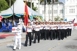 Đoàn Hải quân Nhân dân Việt Nam tại Lễ diễu binh đường phố tại George Town, bang Penang (Malaysia). (Ảnh: Viên Luyến/TTXVN)