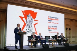 Chủ tịch Đảng Cộng sản Liên bang Nga Gennady Ziuganov khai mạc Hội thảo. (Ảnh: Tâm Hằng/TTXVN)