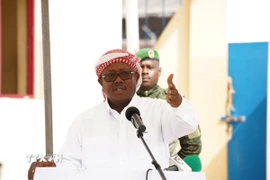 Tổng thống Guinea-Bissau Umaro Sissoco Embalo phát biểu tại một sự kiện ở Bissau ngày 21/11/2025. (Ảnh: THX/TTXVN)