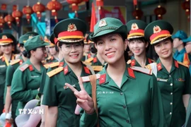 Các nữ chiến sỹ, quân nhân tập kết ra Hà Nội chuẩn bị lễ diễu binh, diễu hành kỷ niệm 80 năm Quốc khánh. (Ảnh: An Đăng/TTXVN)