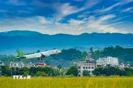 Với lợi thế có đường hàng không giúp Điện Biên thuận lợi trong thông thương, giao lưu với các trung tâm kinh tế lớn của đất nước. (Ảnh: Xuân Tư/TTXVN)