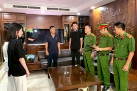 Hai hóa đơn tiền điện