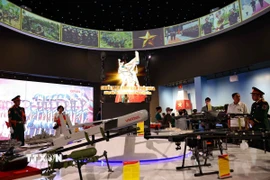 Gian trưng bày của Bộ Quốc phòng tại triển lãm thành tựu Đất nước "80 năm hành trình Độc lập - Tự do - Hạnh phúc". (Ảnh: Thanh Tùng/TTXVN)