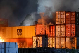 Hiện trường đám cháy tại cảng Hamburg. (Ảnh: DPA)