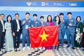 Tất cả 6 học sinh Hà Nội đều giành huy chương tại Olympic Khoa học trẻ quốc tế. (Ảnh: TTXVN phát)