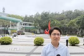Phó Giáo sư Nguyễn Tuấn Anh - công tác tại Khoa Khoa học sự sống thuộc Đại học Khoa học và Công nghệ Hong Kong. (Ảnh: Mạc Luyện/TTXVN)